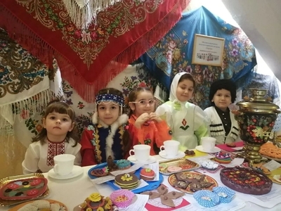 В предверии праздника – дня Народного единства – в детском саду прошёл Фестиваль кондитерского искусства и пряничного мастерства
"Тортида: национальный колорит"